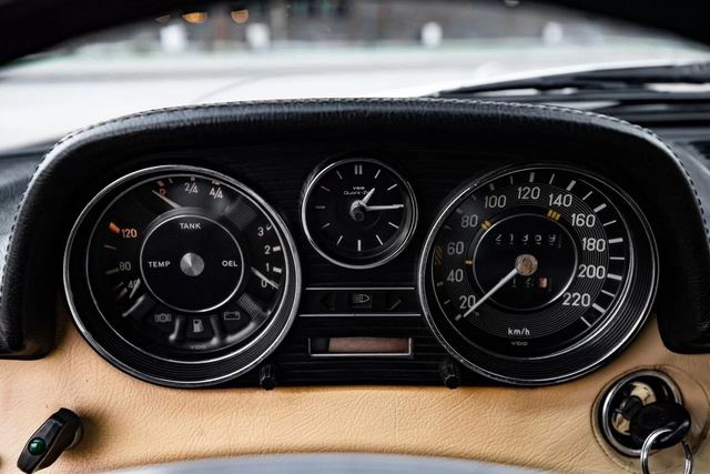 Mercedes-Benz W115 — фото 12